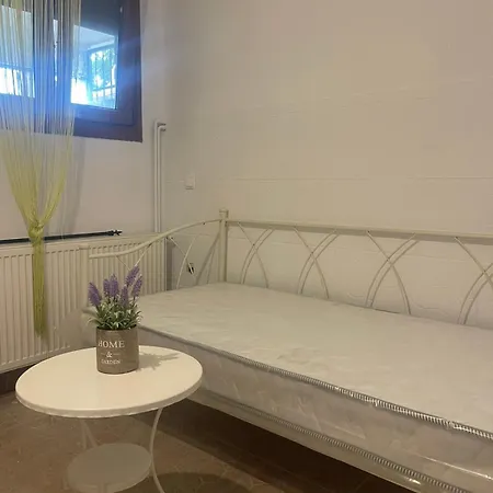White Mesonette Athitos Vakantiehuis *